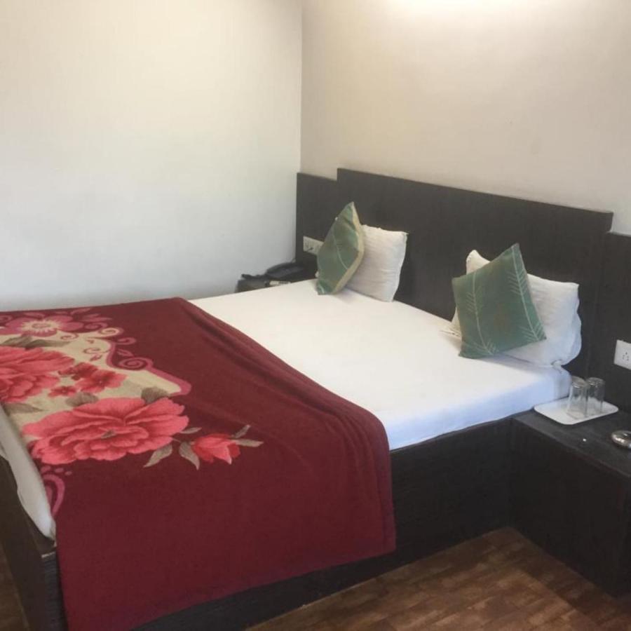 Hotel Long Stay Ахмедабад Экстерьер фото